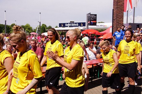 Com Together Cup